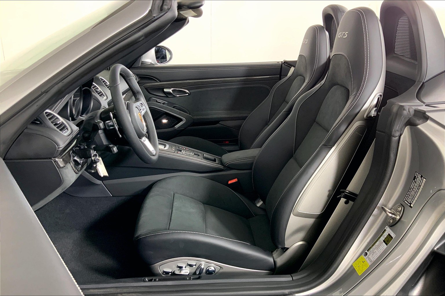 New 2025 Porsche 718 GTS 4.0 2D Convertible in Honolulu